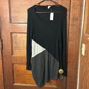 Dress barn Assymetrical Sweater Dress Black and Gray 1X NWT
